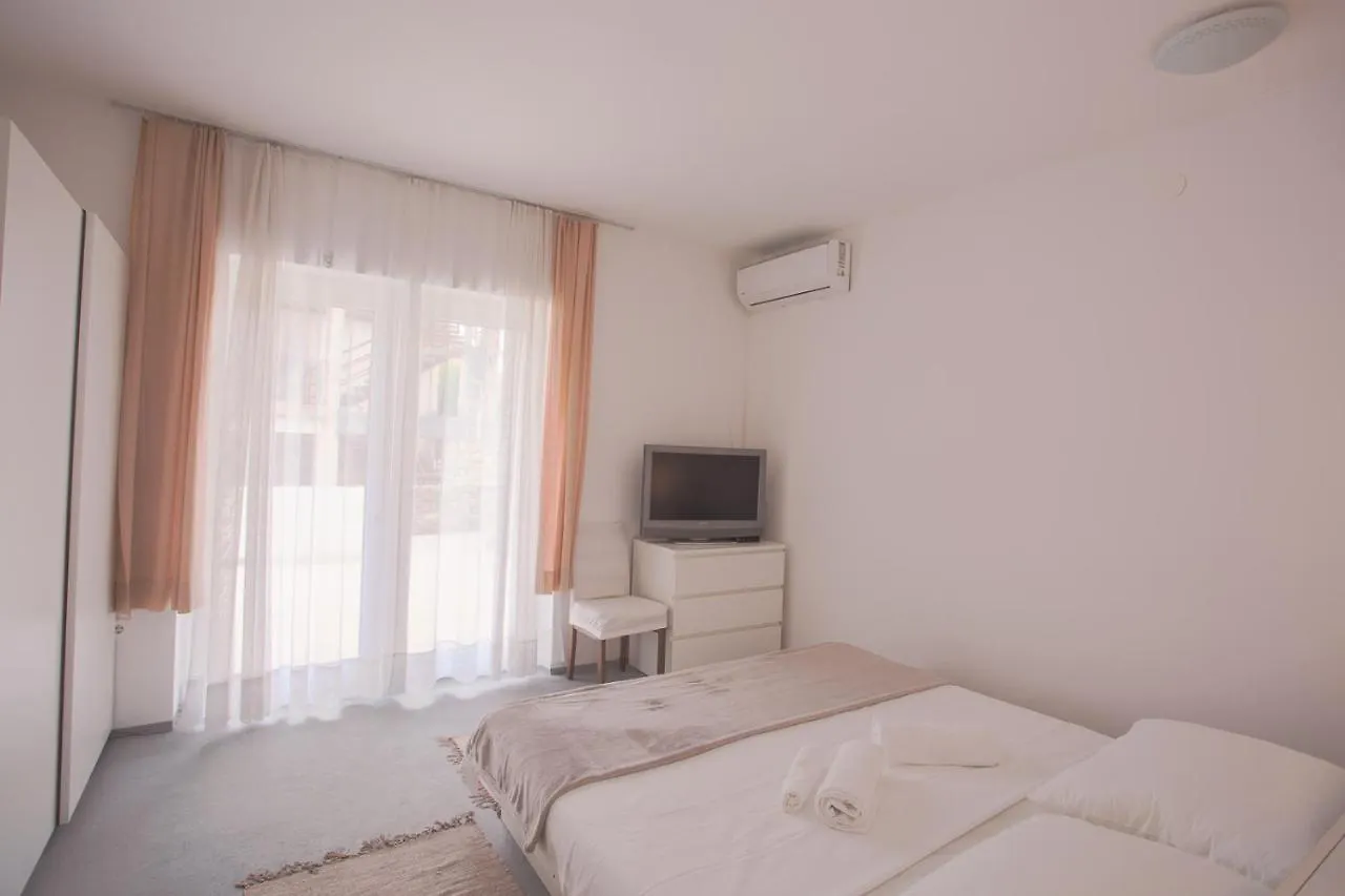 Stellar Suite Palit 0*,  Croatia