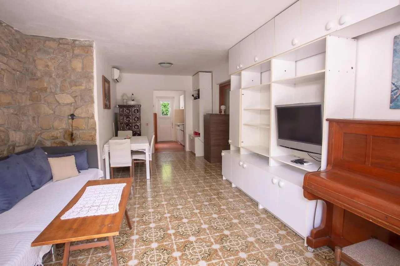 Stellar Suite Palit 0*,